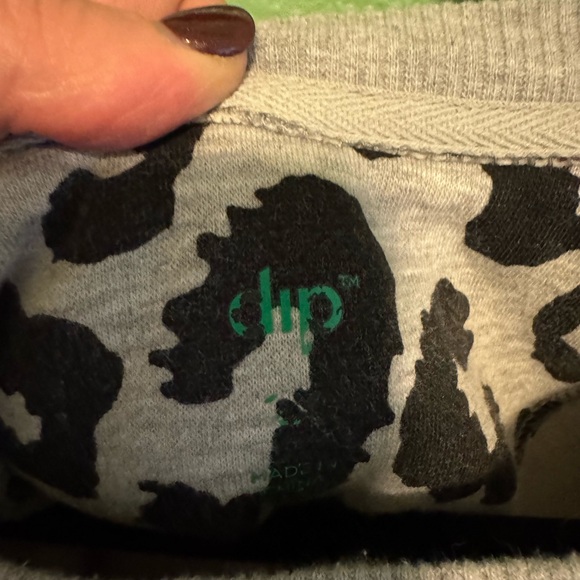 Cheetah scoop neck sweater - Picture 2 of 4